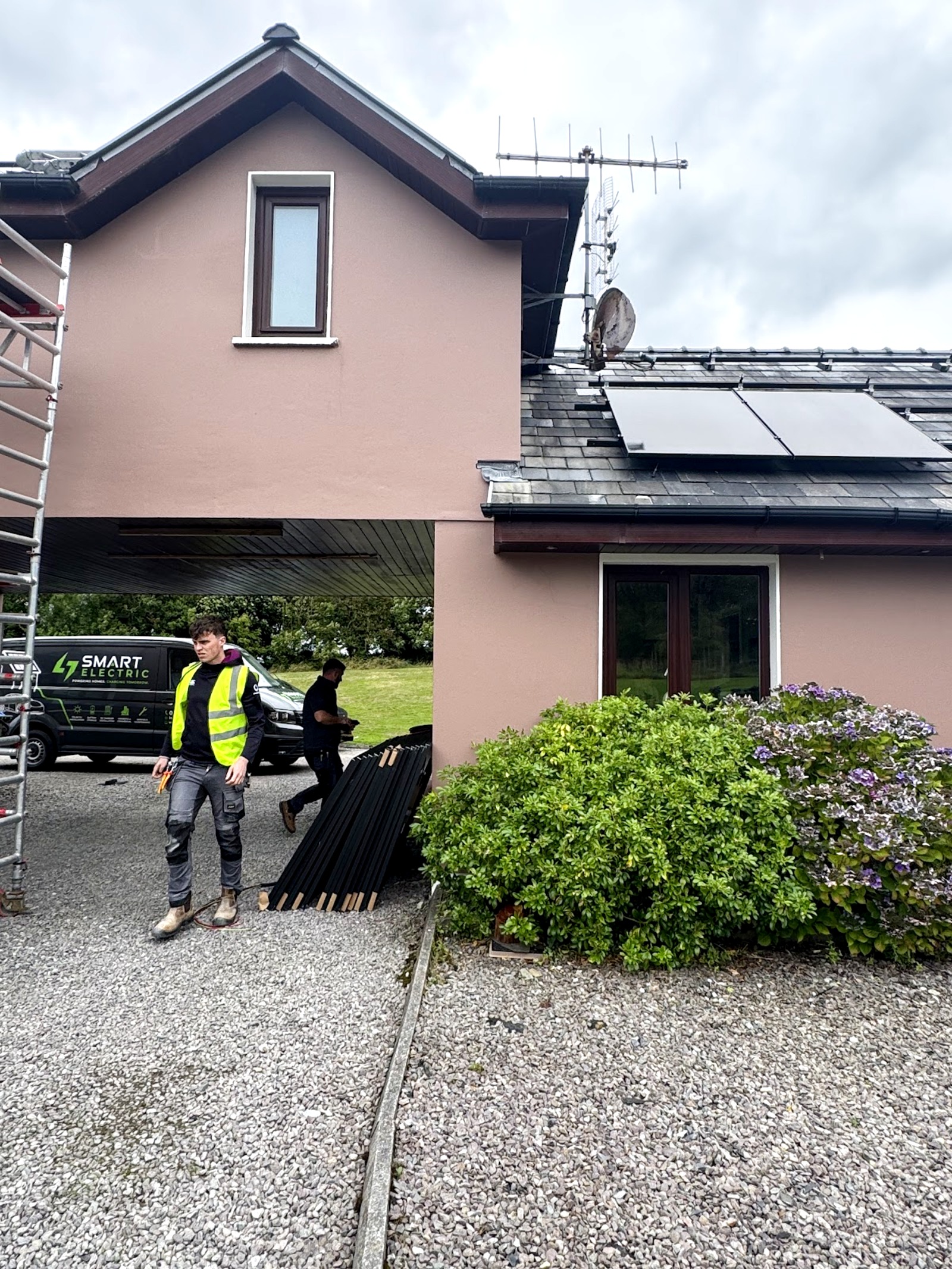 Smart Electric team at work