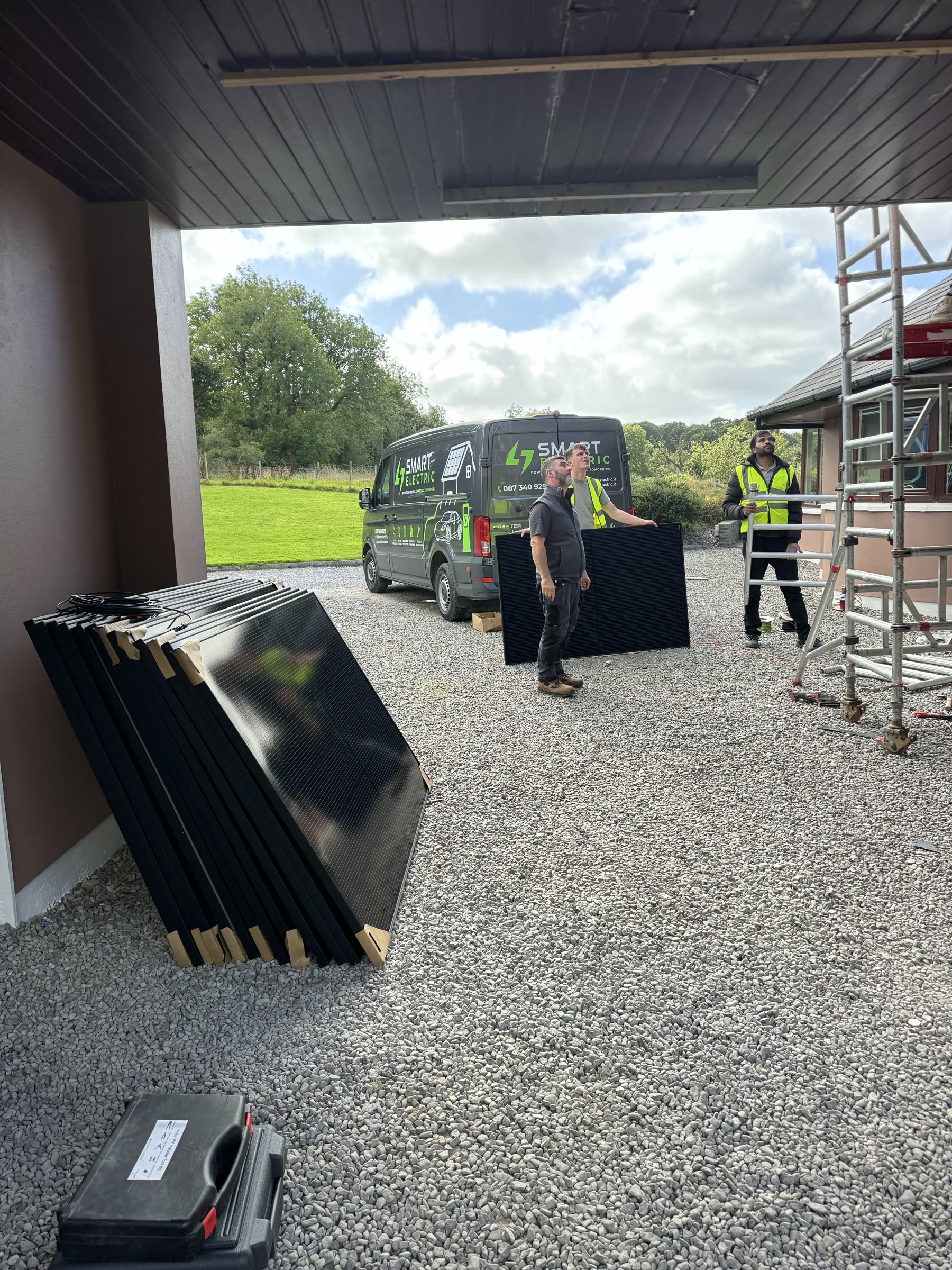 Smart Electric team arriving for a home survey